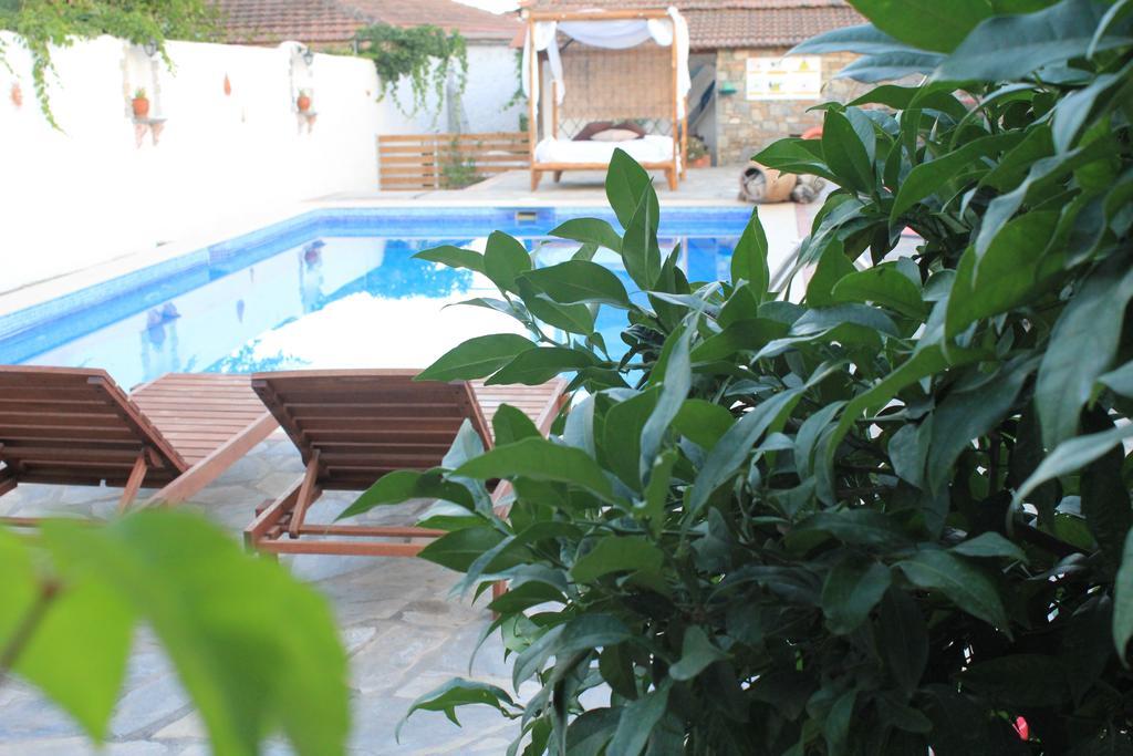 Seranides Boutique Hotel 카토 가트제아 외부 사진