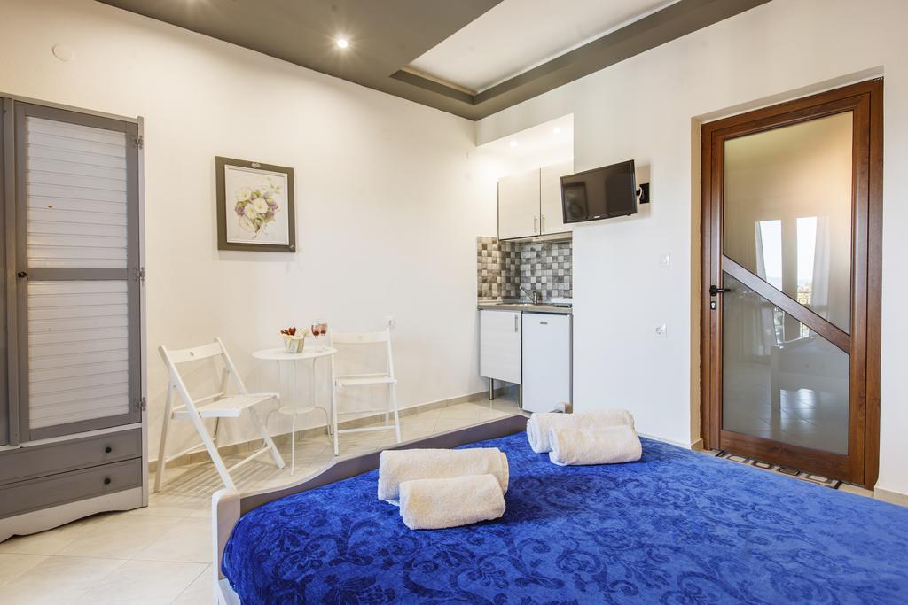 Seranides Boutique Hotel 카토 가트제아 외부 사진