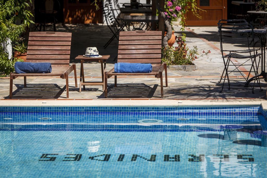 Seranides Boutique Hotel 카토 가트제아 외부 사진